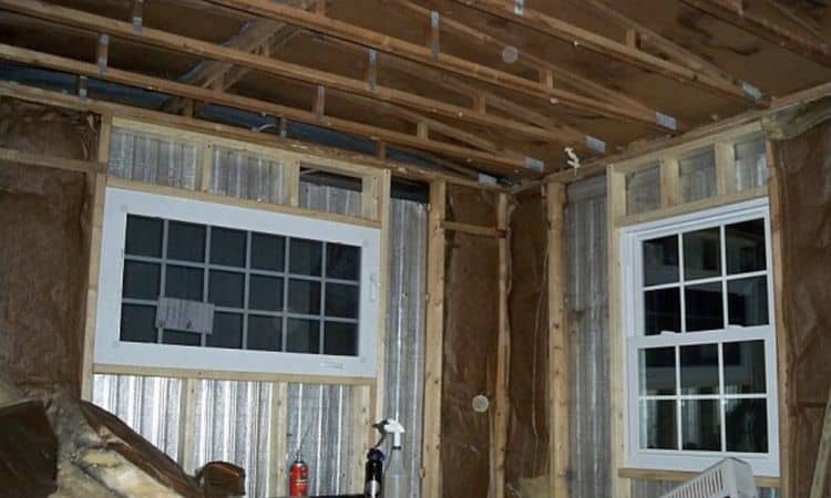 Framing And Roof Of Old Mobile Home 2