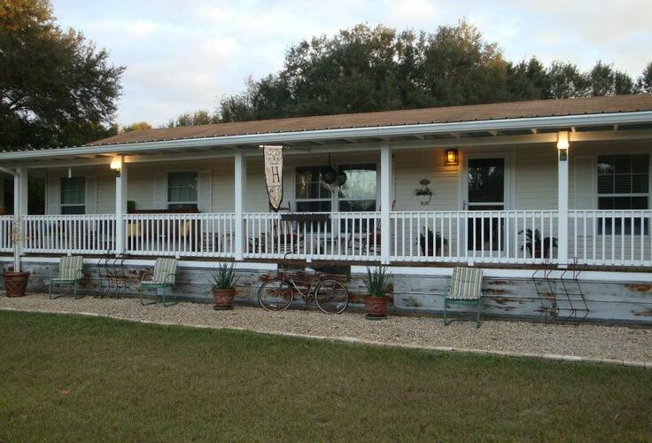 fully covered front porch on double wide