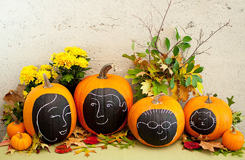 Cheap DIY Fall Decorating Ideas - pumpkin faces