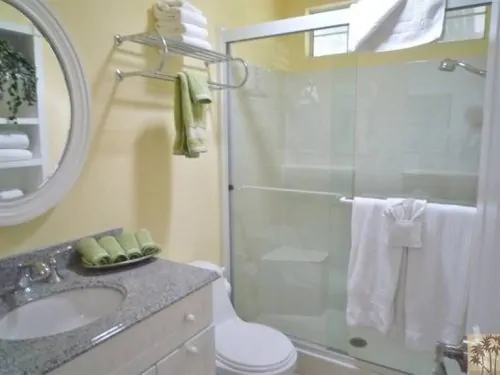 popular paint colors for your manufactured home -let the sunshine in