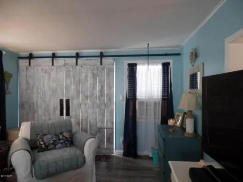 hot paint colors for your manufactured home-shades of blue