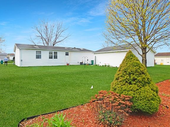 fantastic mobile homes Illinois exterior