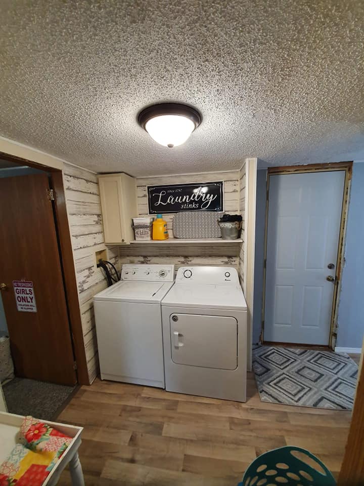 Iowa single wide laundry