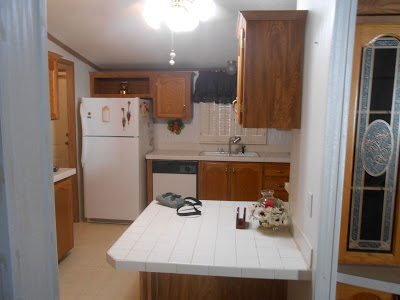 manufactured home-kitchen before