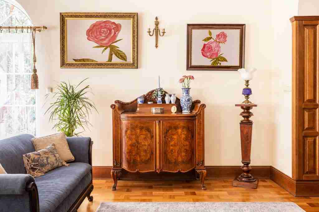 living room decor antique
