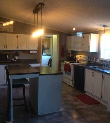 after manufactured home kitchen update on 600 budget (14)