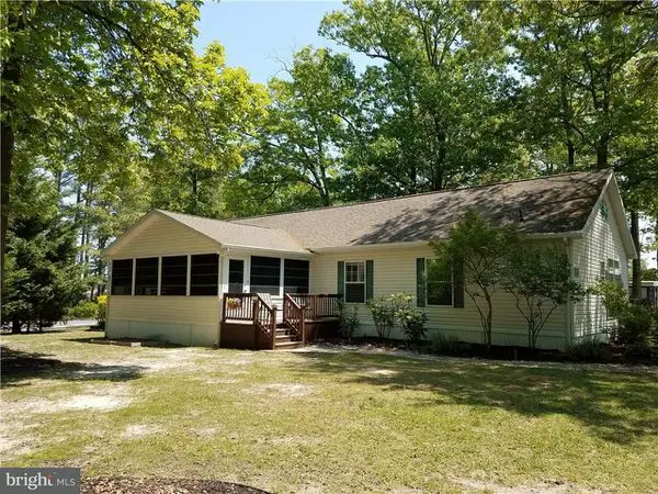 buying a mobile home in Delaware-double wide with screened in porch