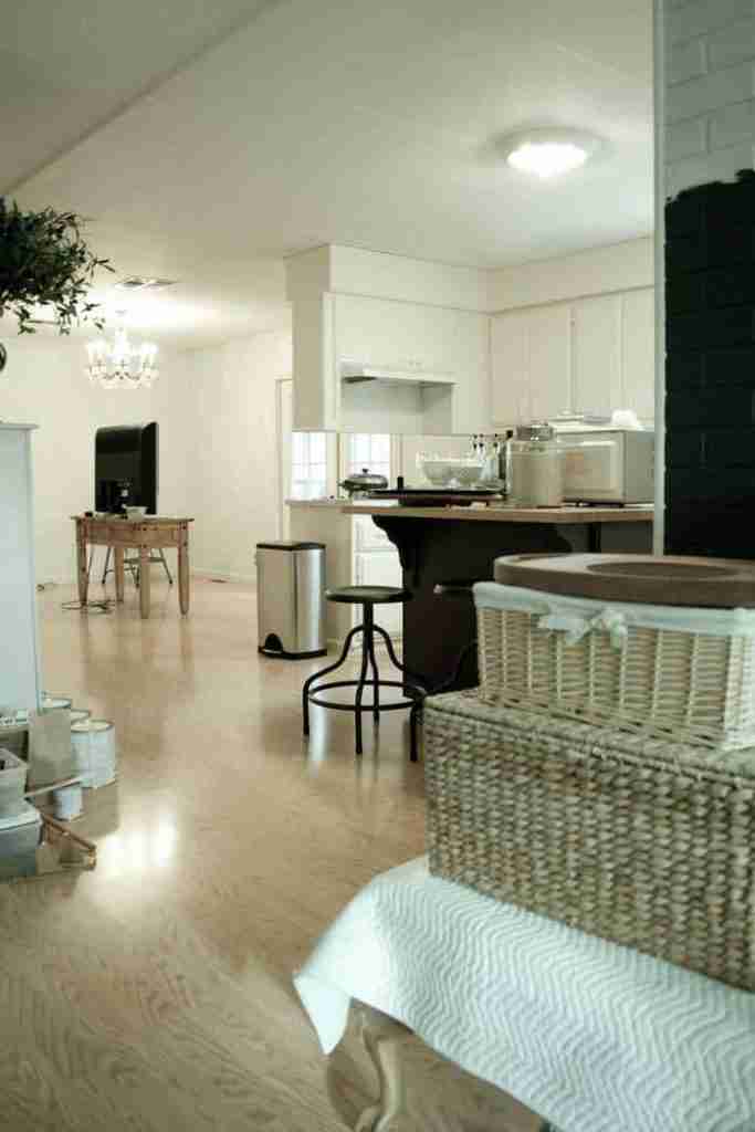 Our Fav Tips To Lose That Manufactured Home Look Mobile home makeover ideas 0001 1