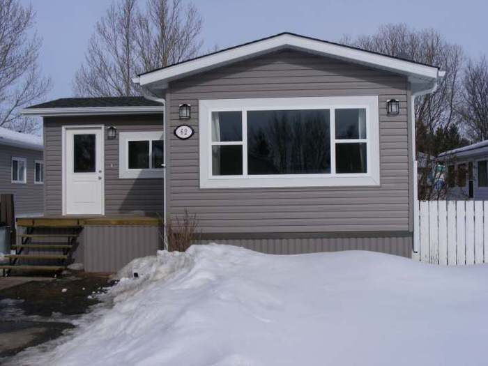 mobile home with standard slope truss roof
