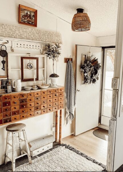 mobilehome cottage entry way