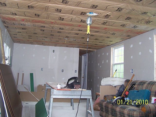 new-insulation-in-mobile-home-ceiling-during-remodel-1