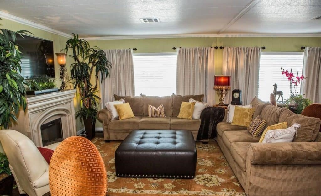 Palm Springs Double Wide Living Room