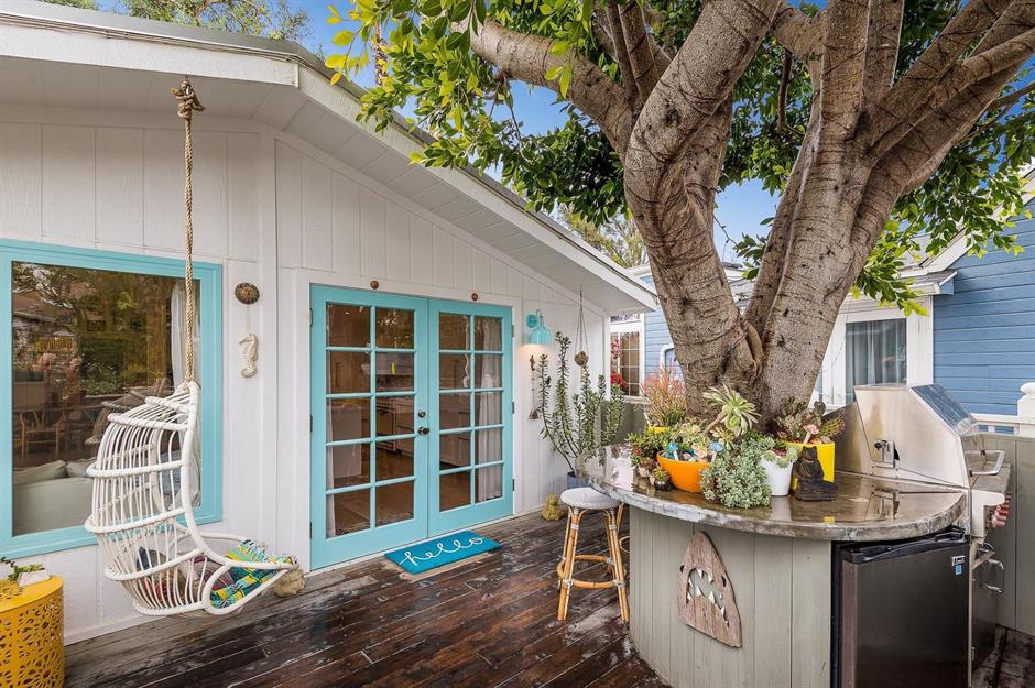 pamela anderson's double wide in paradise cove