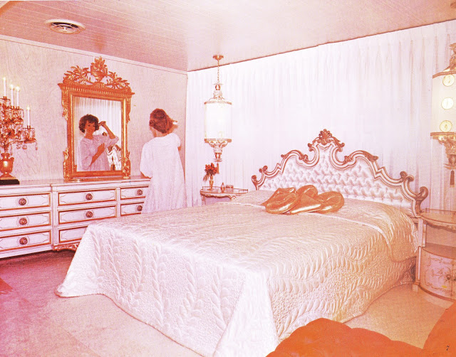 Dubl-wide Roadliner brochure - bedroom - Expandable Mobile Homes