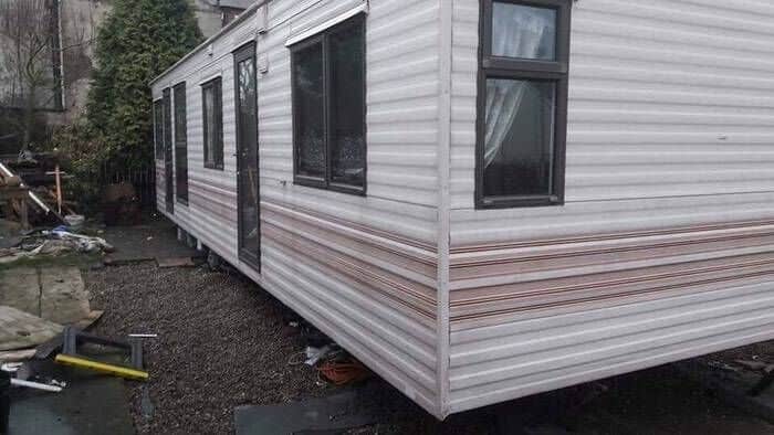 remodeled-english-caravan-exterior