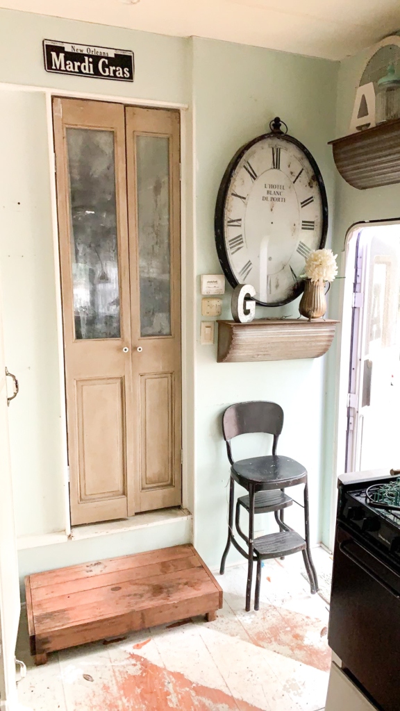 Shabby Chic Farmhouse Style R V