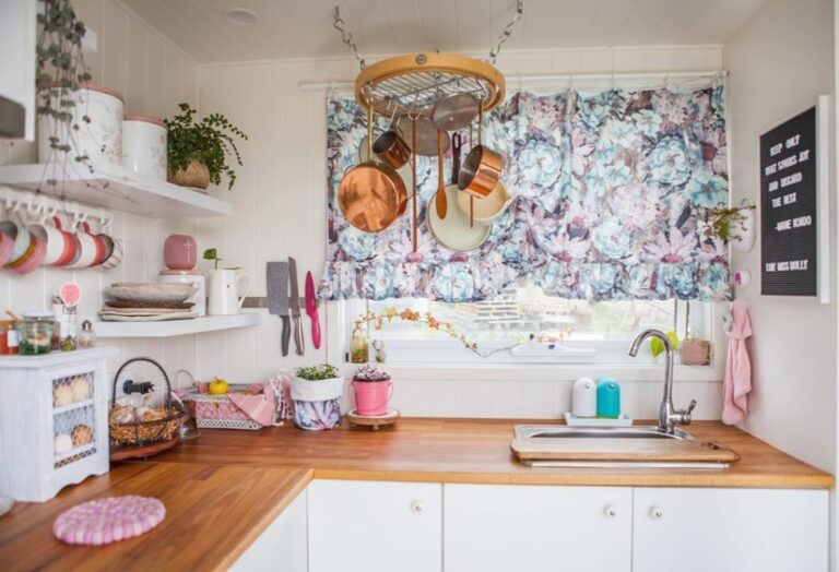 1965 Tiny Home Is Adorable