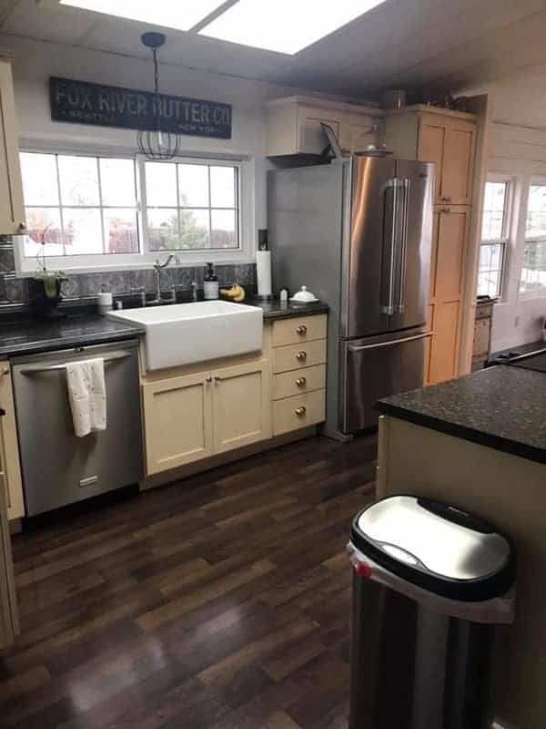 shiplap-farmhouse-decor-kitchen