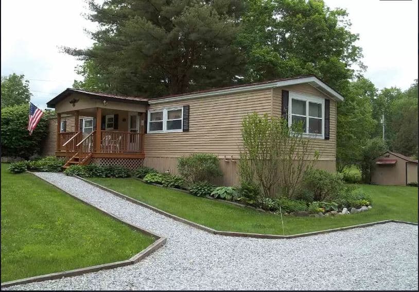 Single Wide With Landscaping