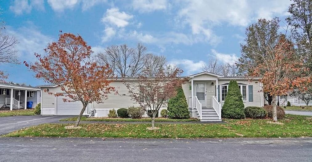 Small Double Wide And Garage