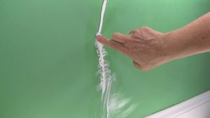 Vinyl walls in mobile homes-spreading the caulk out - updating mobile home walls