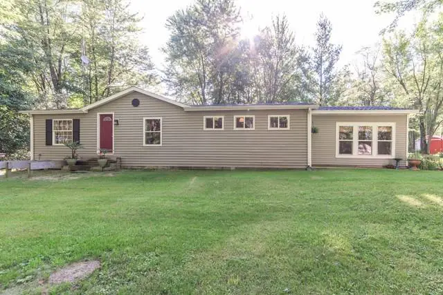 this 1997 double wide manufactured home is gorgeous - exterior view 3