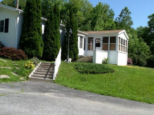 10 Awesome Craigslist Mobile Home Ads from June 2017 - Cute 1986 double wide in VT