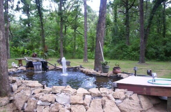 10 Great Landscaping Ideas For Mobile Homes Working pond with pump